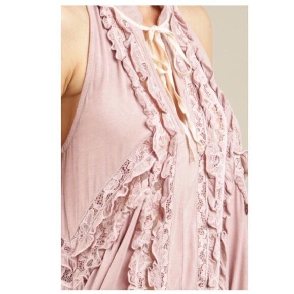 𝅺BOHO Sleeveless Swing Top with Lace - Picture 8 of 13